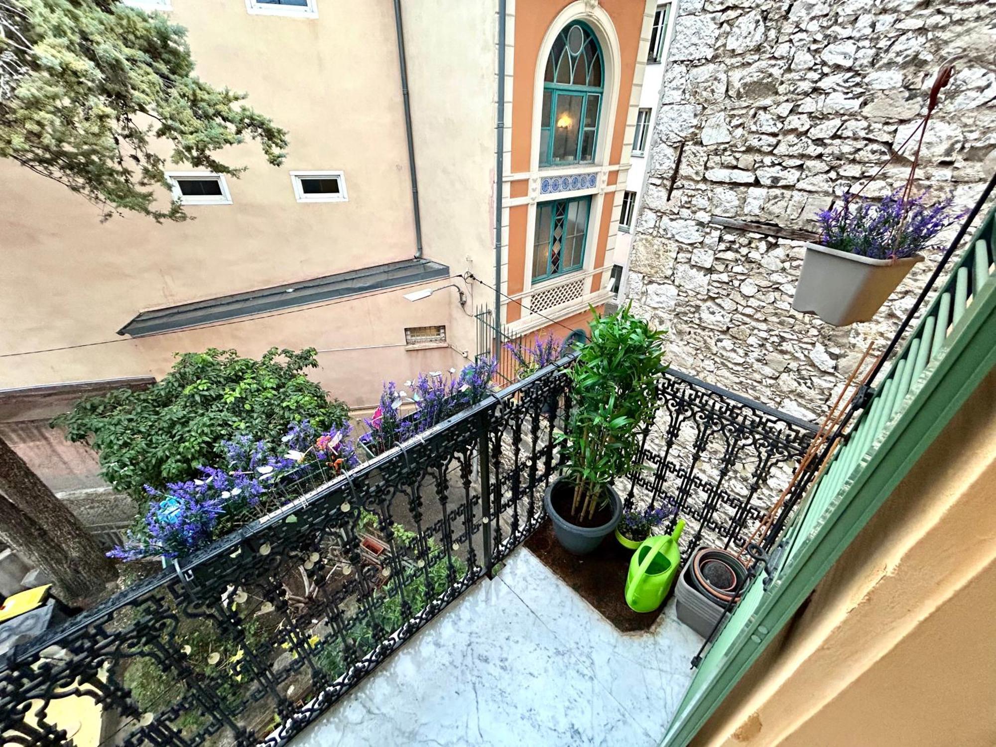 Appartement Lovely & Sunny Loft Heart Of With A/c!
