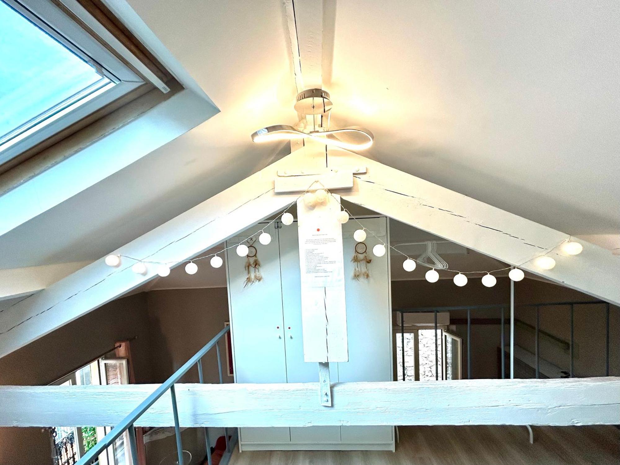 Lovely & Sunny Loft Heart Of With A/c! Appartement